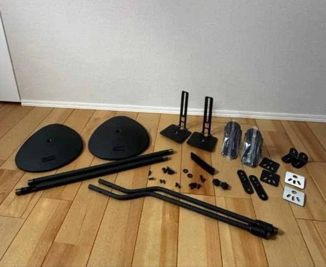 【送料込み、値下げ】SANUS高さ調節スピーカースタンド、2個セット