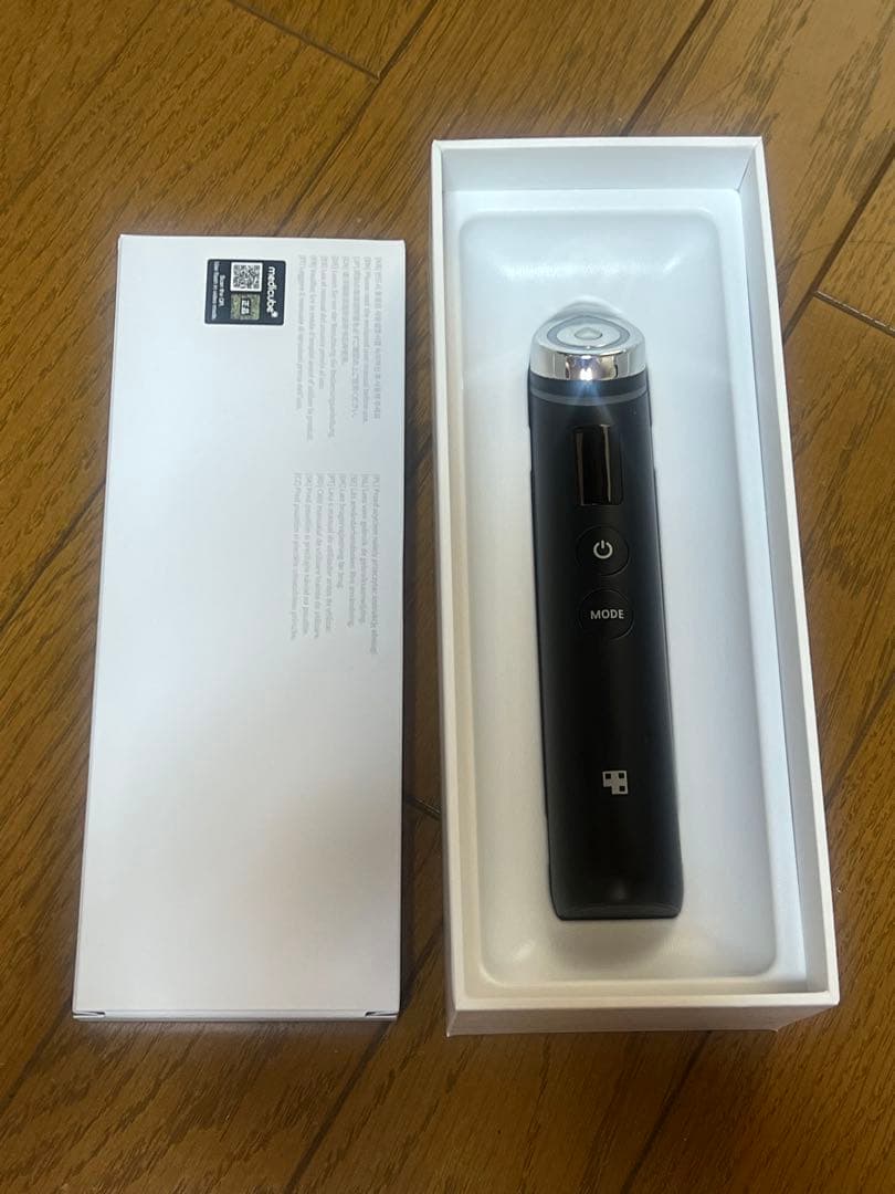 medicube 美顔器 ブースター プロ AGE-R EMS