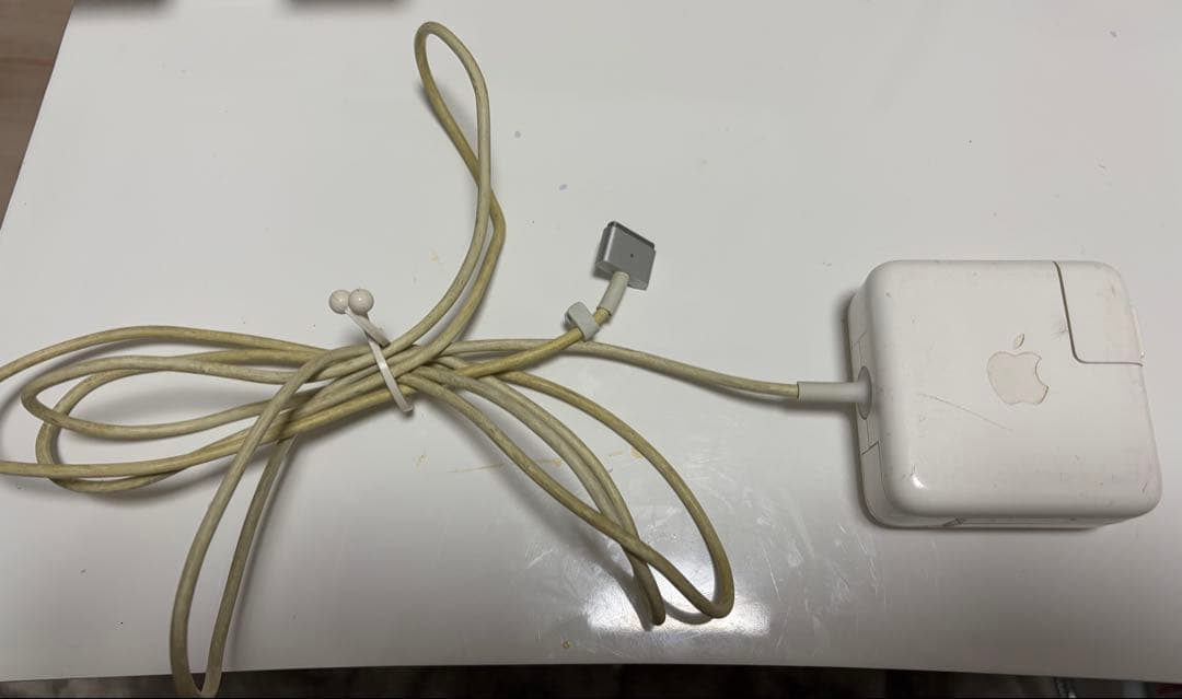 MacBook Air(13 inch, 2017) 充電器付き