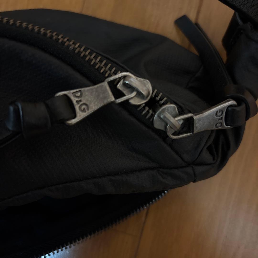 ドルチェ&ガッバーナ　ボディバッグ　ブラック　ロゴ