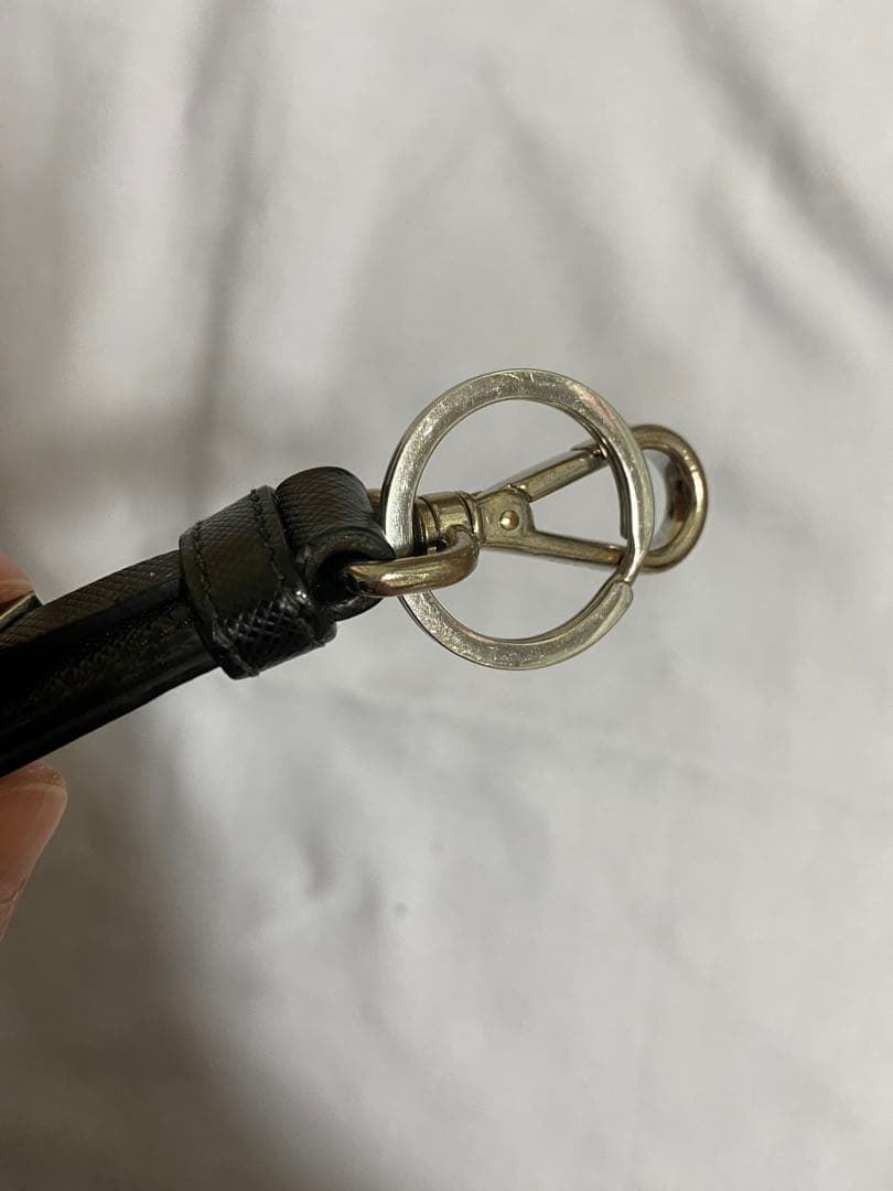 PRADA サフィアーノ　キーリング　ブラック