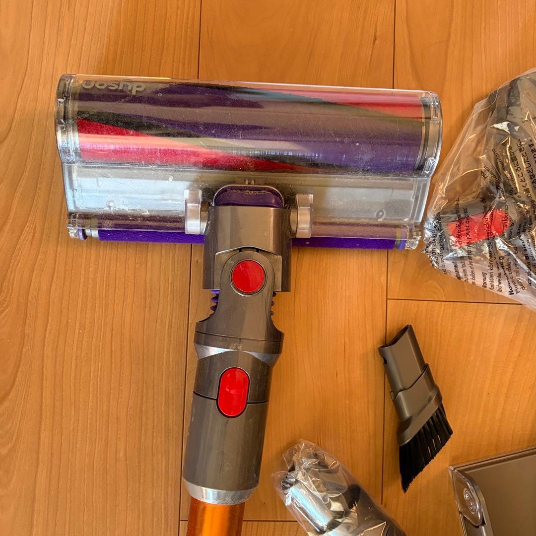 Dyson V10 コードレス掃除機 各種アタッチメント付き