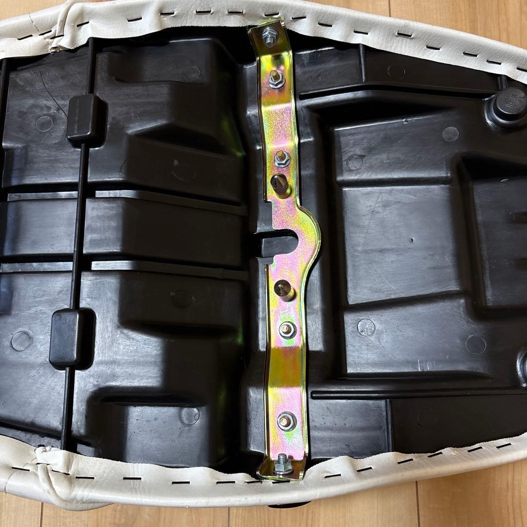 ゼファーx シート　白　タックロール