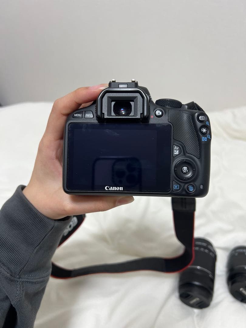 Canon EOS Kiss X7 デジタル一眼レフカメラ 2本レンズ付き