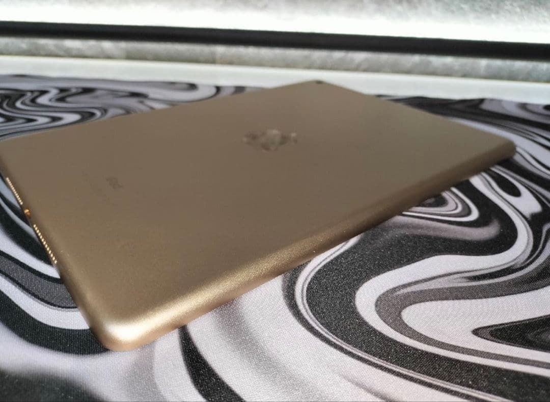 ✨美品✨ipad✨A1822✨第5世代✨ゴールド✨