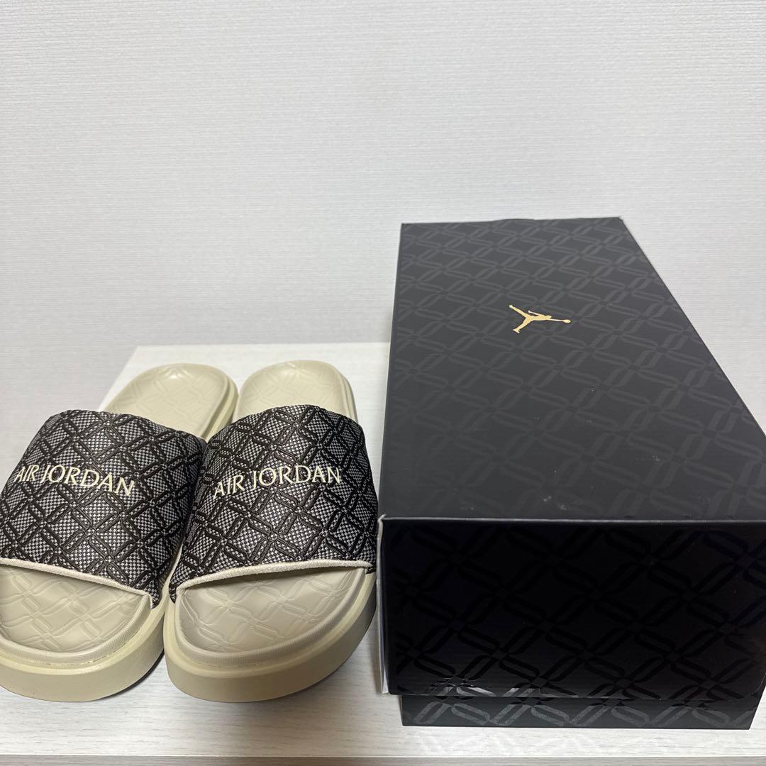 新品未使用　ジョーダン ソフィア サンダル