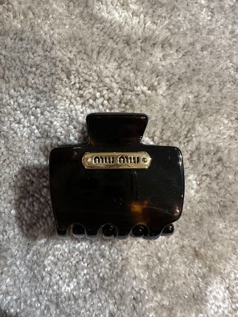 MIUMIU ヘアクリップ