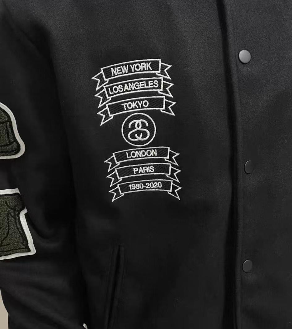 STUSSY 刺繍ロゴ入りボンバージャケット