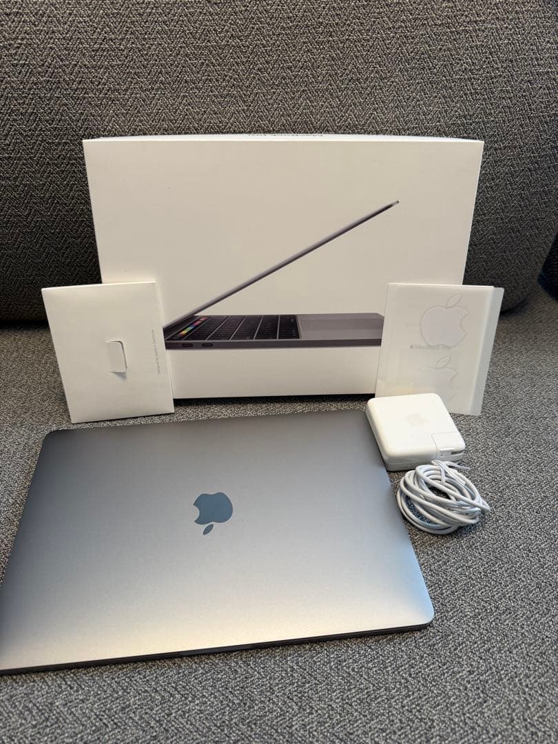 MacBook Pro 13インチ スペースグレー 2018 16GB i7