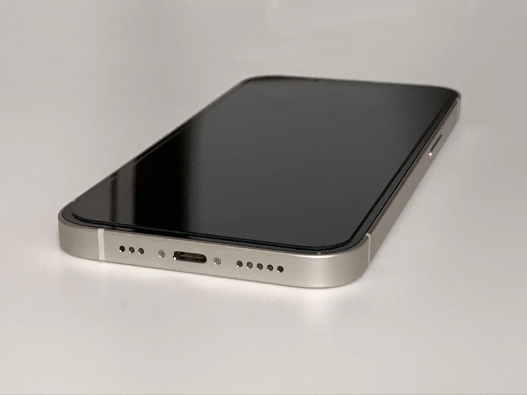 【極美品】Apple iPhone14 256GB スターライト SIMフリー