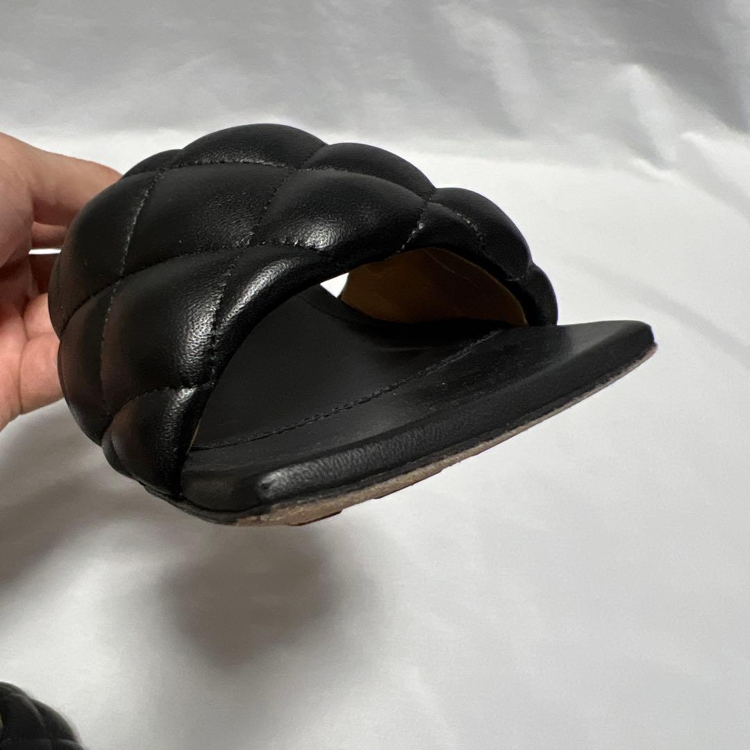 BOTTEGA VENETA ボッテガヴェネタ ブラックパデッド ミュール