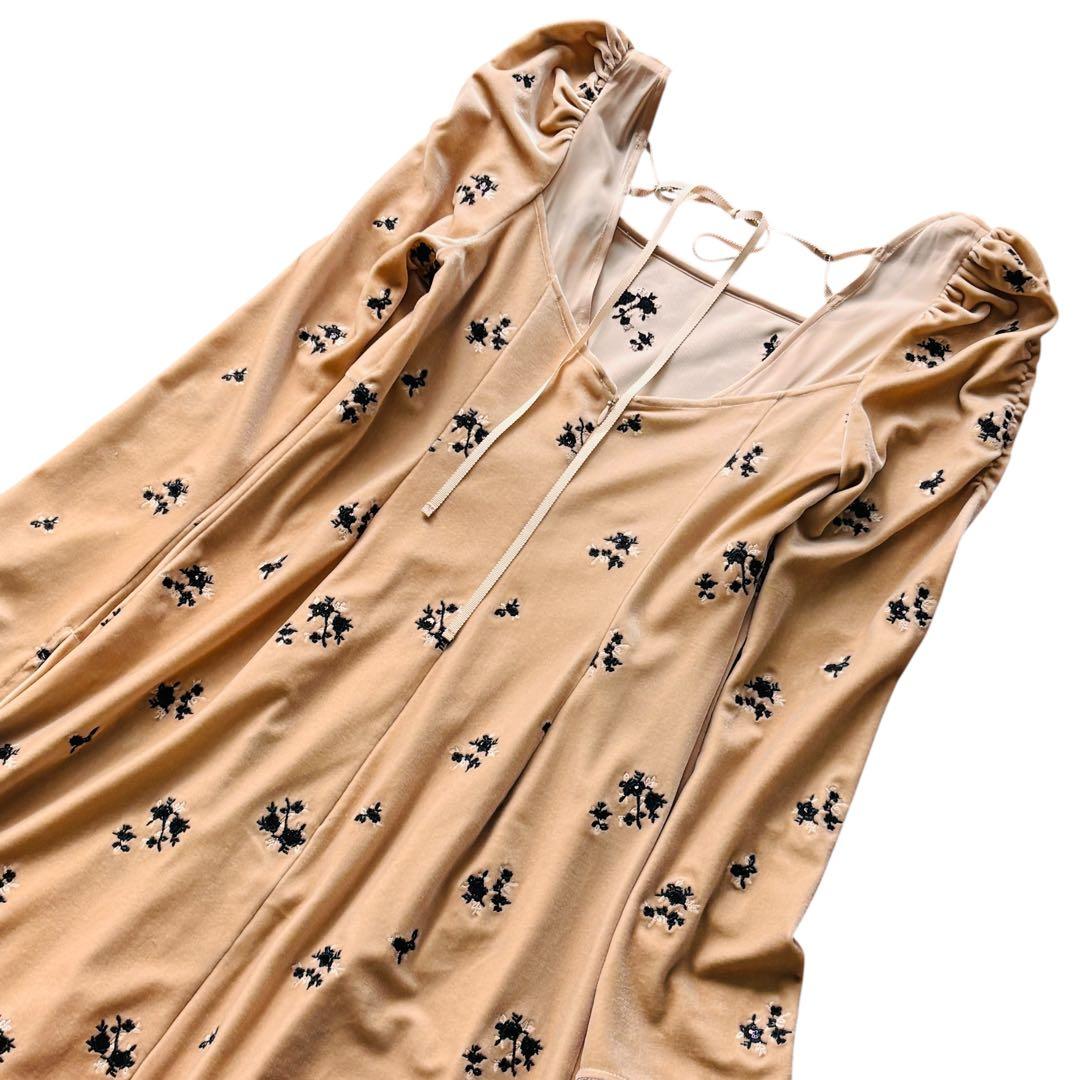 美品　FRAY I.D 完売24AW スクエアネックベロア刺繍OP