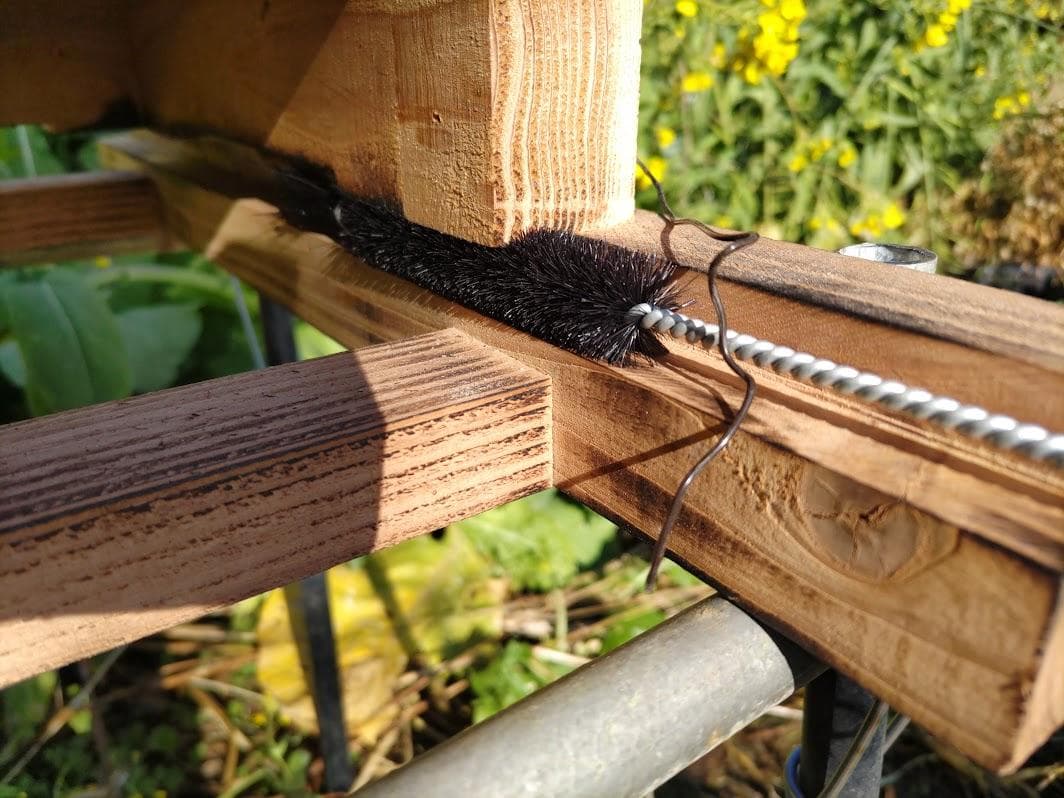 日本蜜蜂 重箱式巣箱4段 スライド底板 付巣門台座　スノコ付き