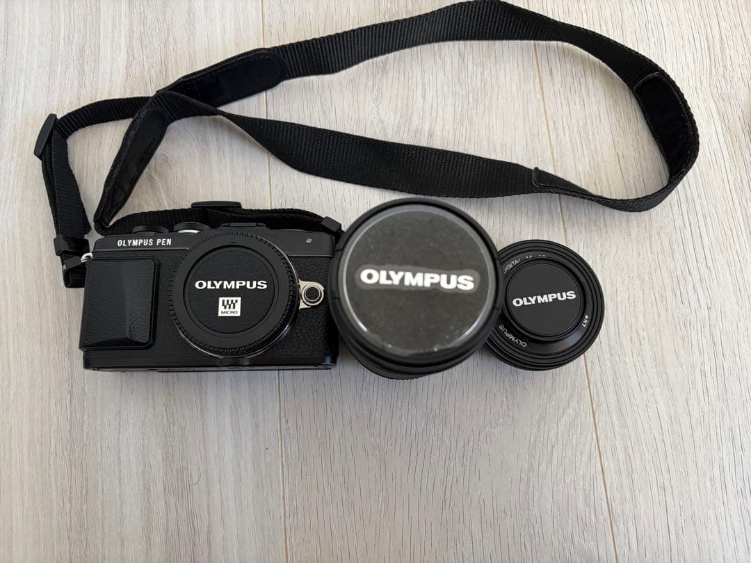 Olympus PEN Lite E-PL7 本体と付属品