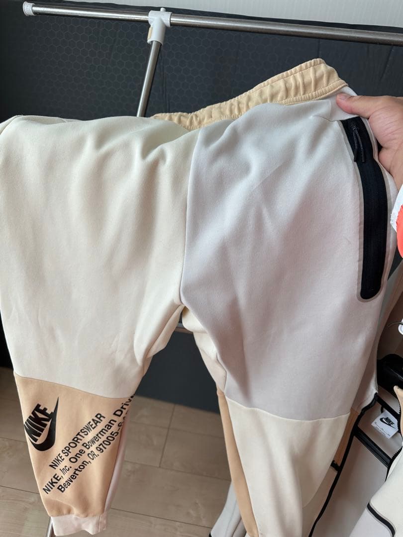 本日限定価格にしました．NIKE テックフリース上下セット 上ＸＬ　　下Ｌ