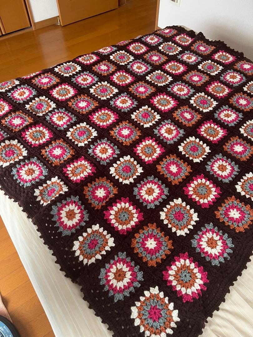 ハンドメイド　モチーフ編みマルチカバー