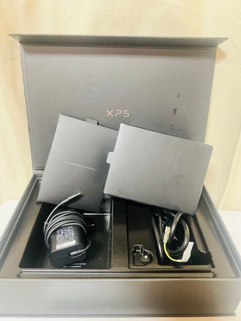 Windowsノート本体 Dell XPS 9310 Core i7 32GB 1TB 4K