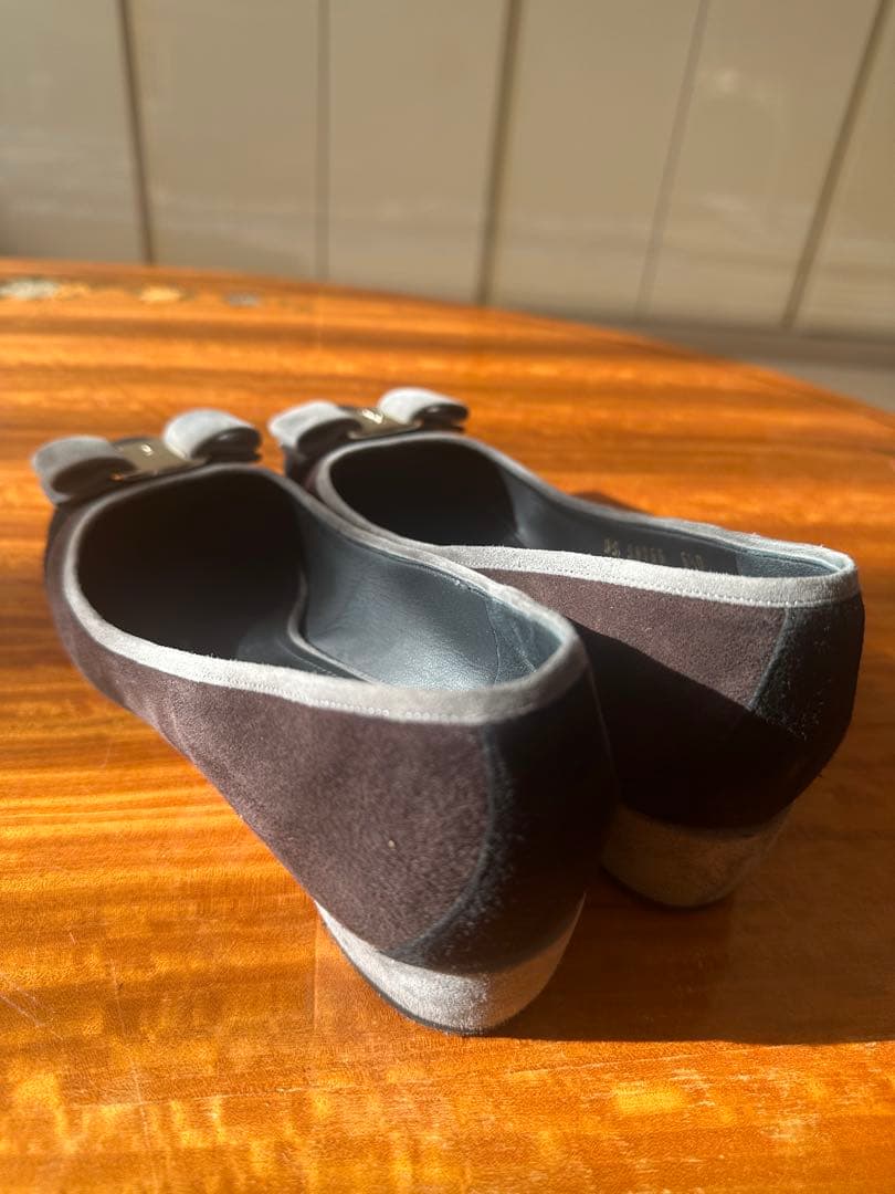 美品⭐︎フェラガモ 61/2D