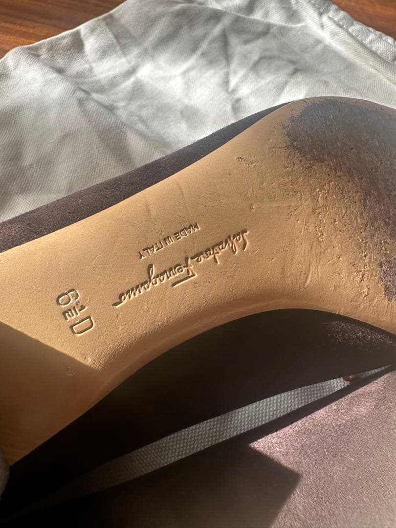 美品⭐︎フェラガモ 61/2D