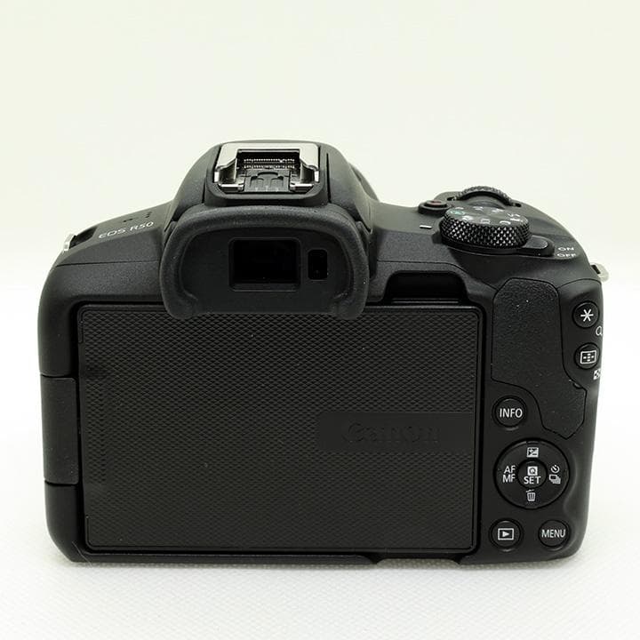 美品 Canon EOS R50 ミラーレス一眼 標準ズームレンズキット 備品付