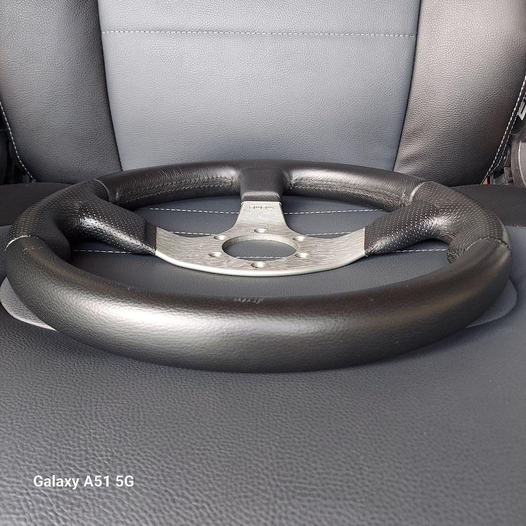 MOMO RACE　ステアリング　32ф