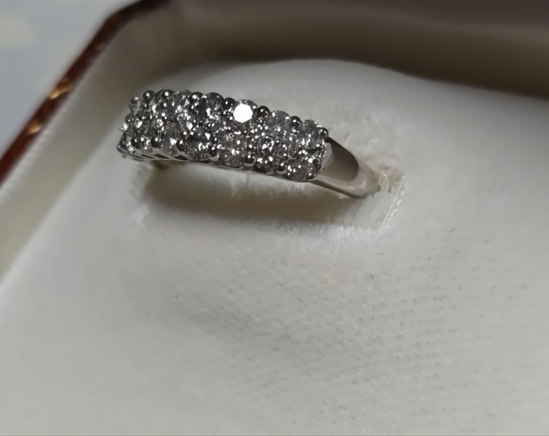 最終お値下げ　美品ダイヤモンド1.0ct リング　プラチナ900新品仕上げ鑑定済