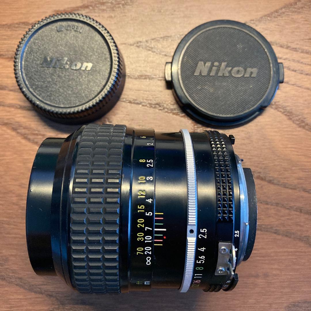 NIKKOR 105mm F2.5 オールドレンズ
