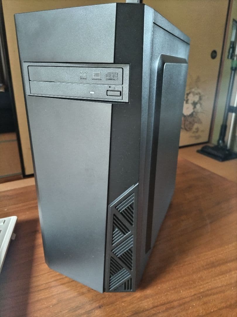 ■ミニタワー型デスクトップPC　キーボード＆ワイヤレスマウス付き