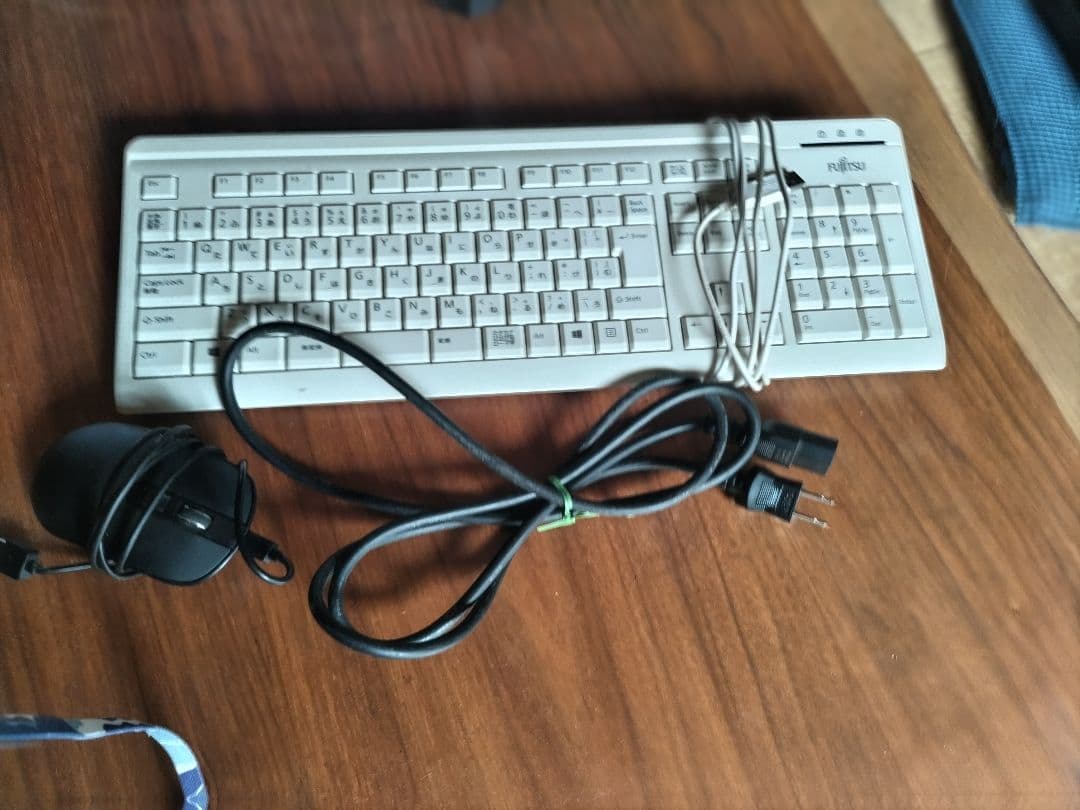 ■ミニタワー型デスクトップPC　キーボード＆ワイヤレスマウス付き