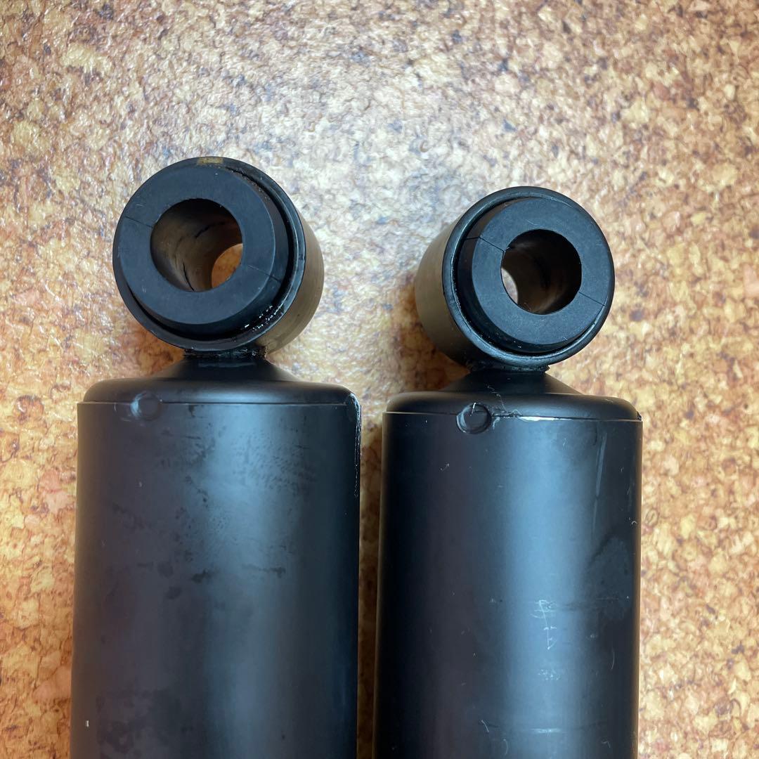 未使用　純正ショックアブソーバーハイエース8型KYB ー 4本セットTOYOTA