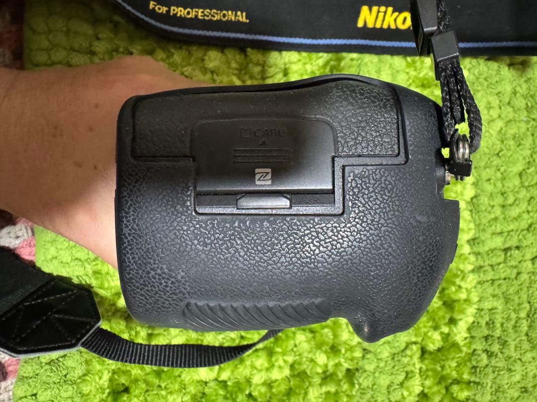 t*4様 Nikon D500 ボディ バッテリーグリップ XQD32G 新品ス