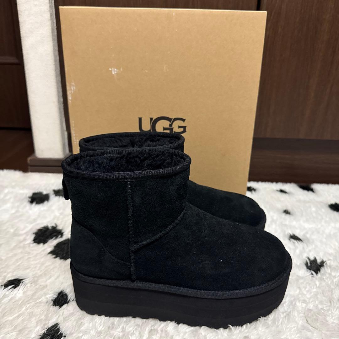 UGG W CLASSIC MINI PLATFORM ブラック 24cm