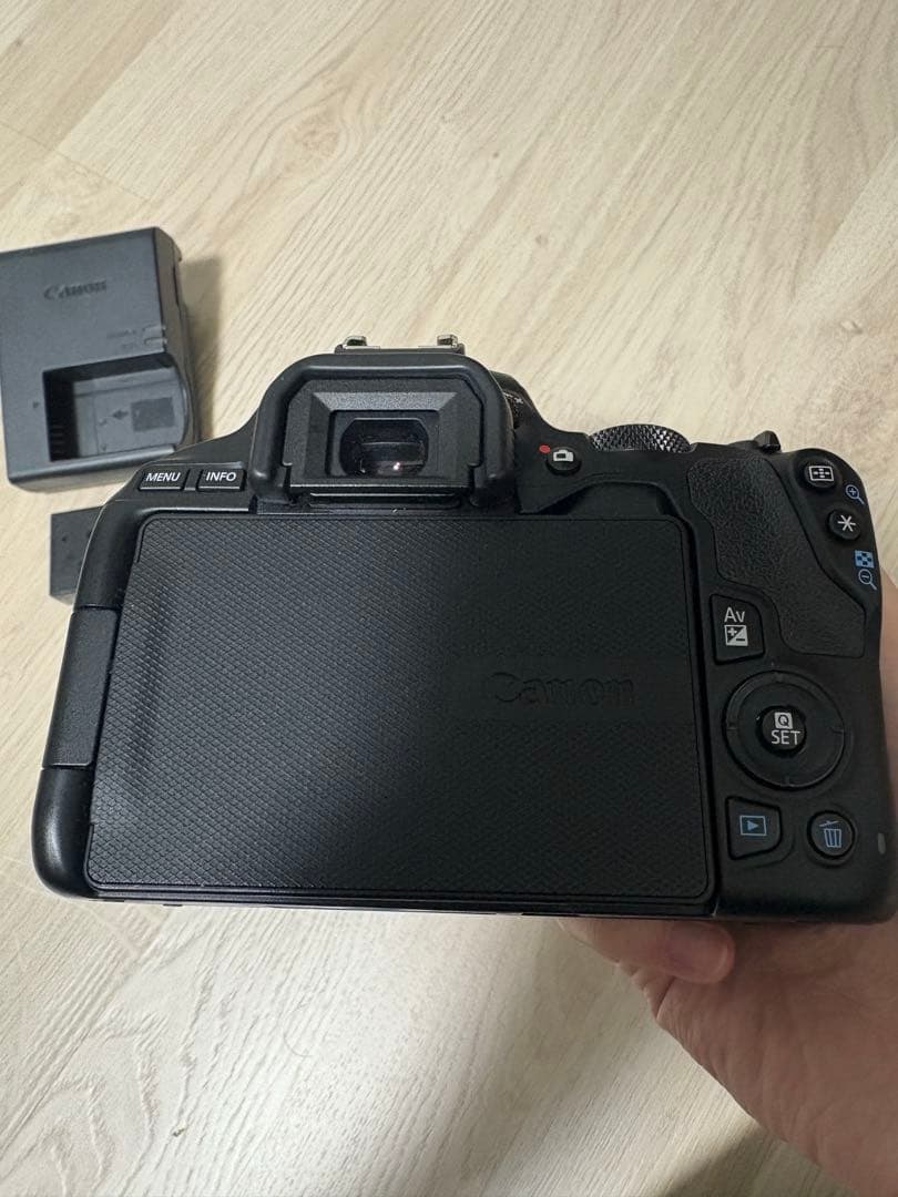 ココ　Canon EOS KissX10