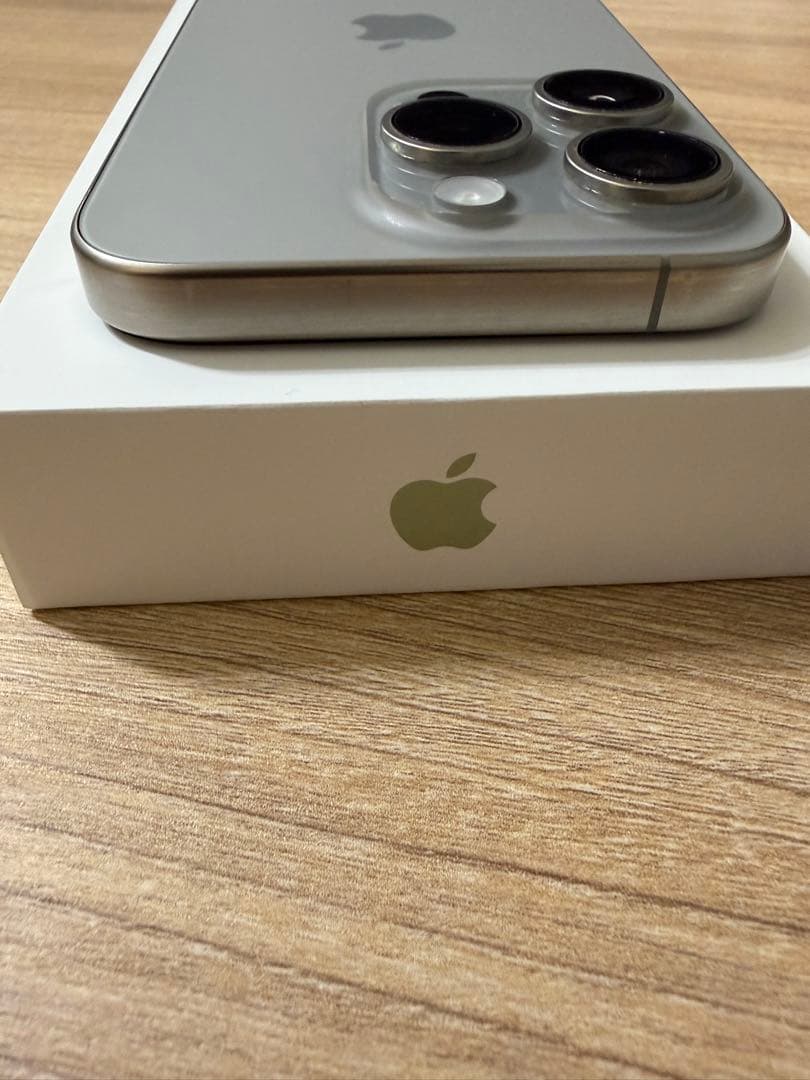 iPhone 15Pro 128GB ナチュラルチタニウム本体