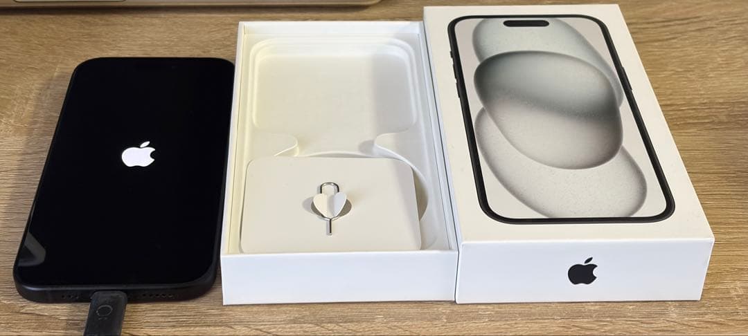 Apple iPhone 15 本体 256GB 黒