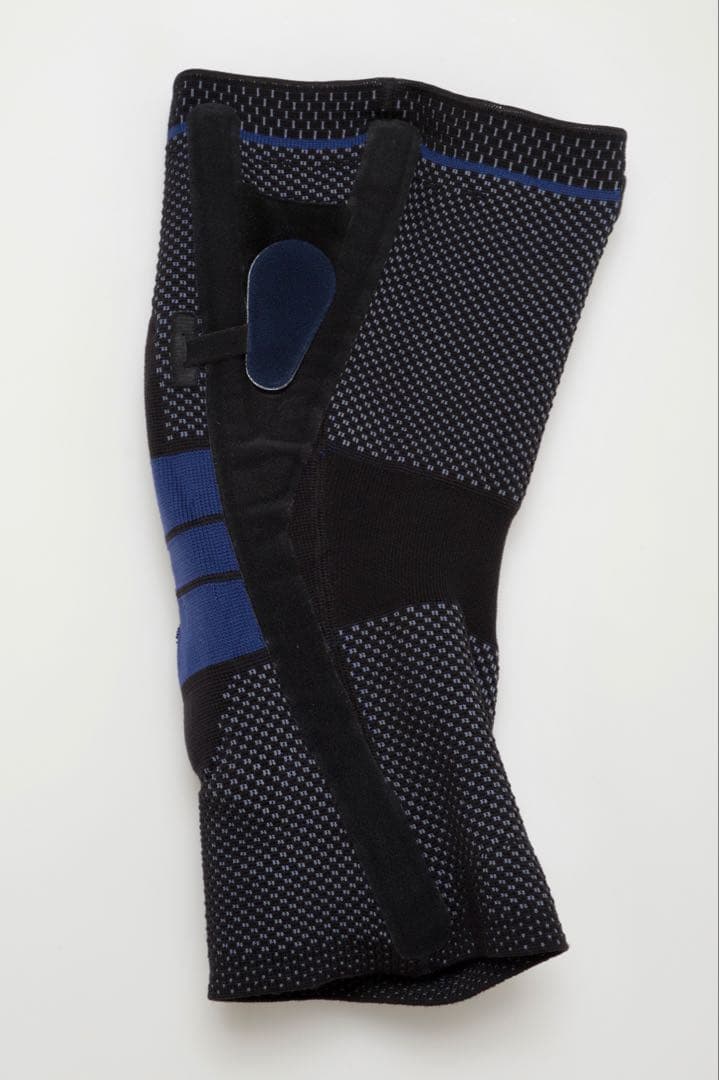 バウアーファインド BauerfeindゲニュTrainP3 右膝用　サイズ４