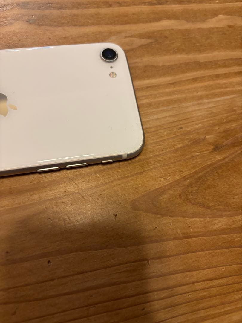 Apple iPhone SE ホワイト 本体のみ