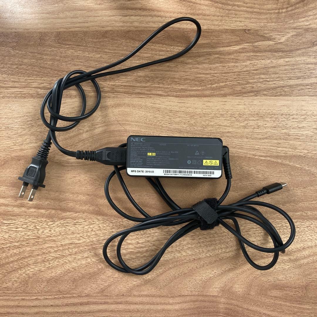 【美品】NEC LAVIE 軽量ホワイトノートPC 純正充電器付き　初期化済み