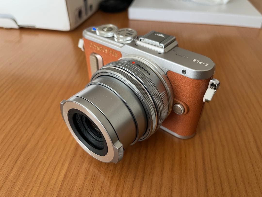 OLYMPUS PEN E-PL8 シルバー/オレンジ 本体