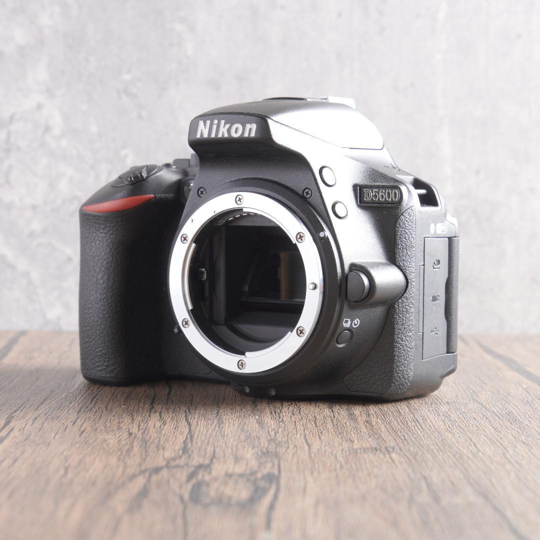 ✨美品✨自撮りも楽々✨Wi-Fi搭載✨Nikon D5600　710