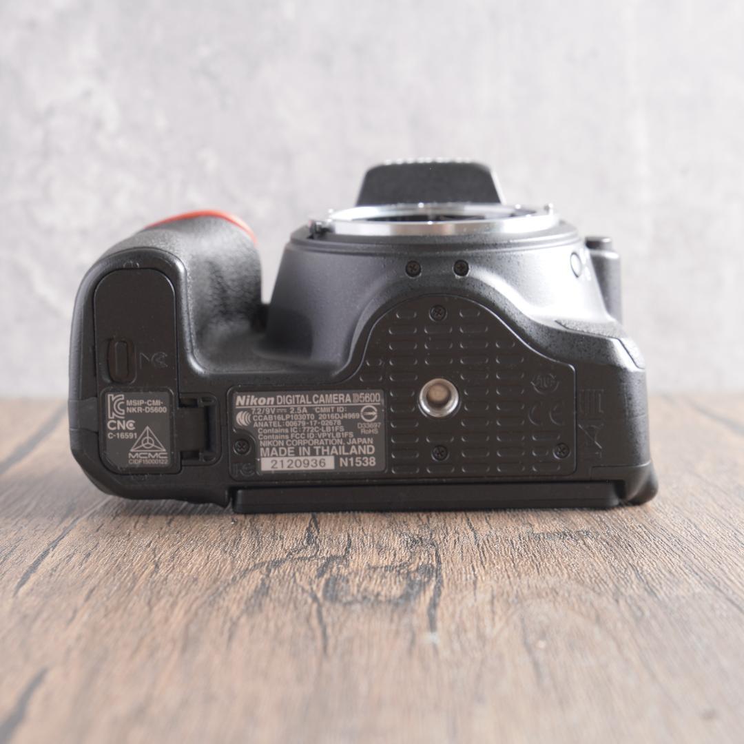 ✨美品✨自撮りも楽々✨Wi-Fi搭載✨Nikon D5600　710