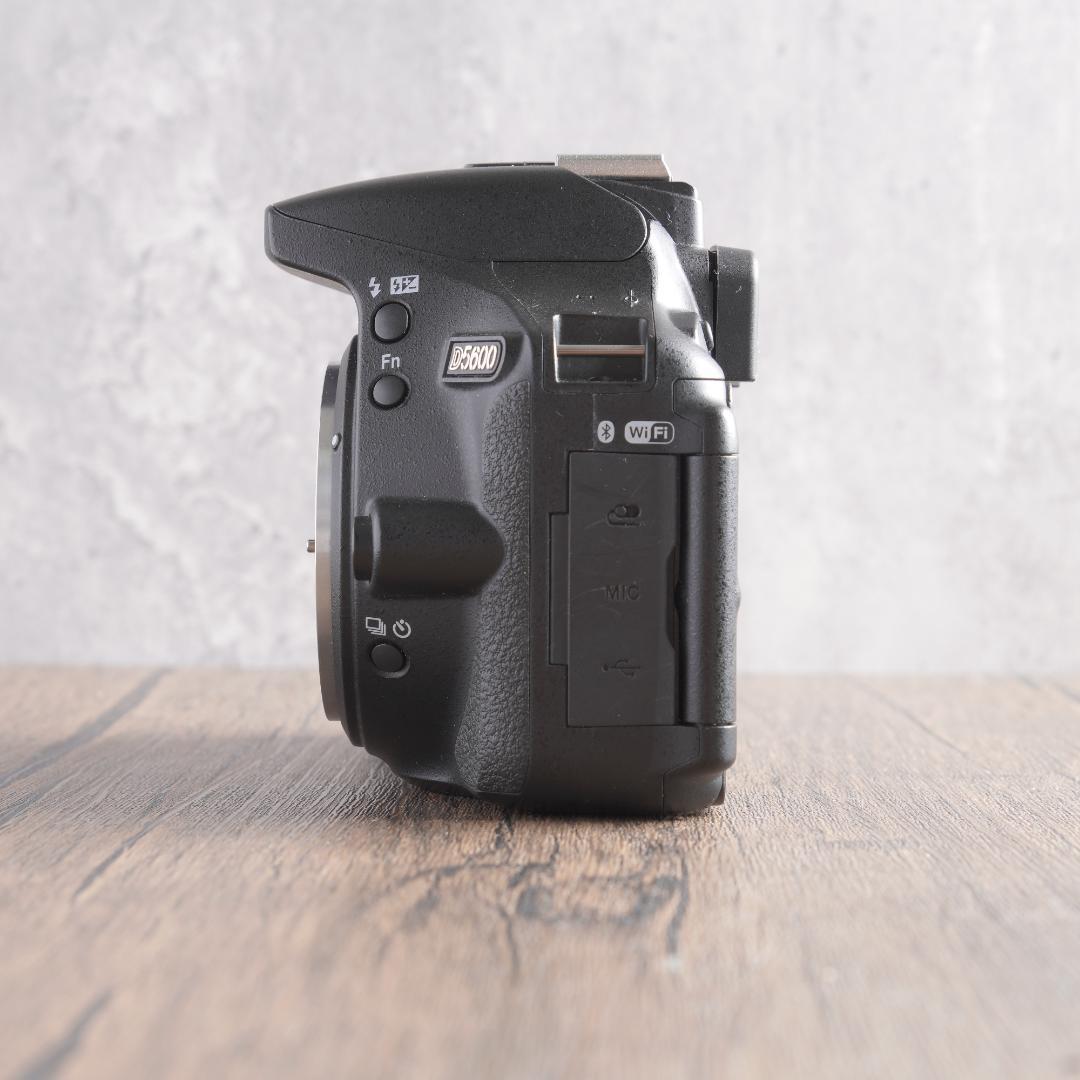 ✨美品✨自撮りも楽々✨Wi-Fi搭載✨Nikon D5600　710