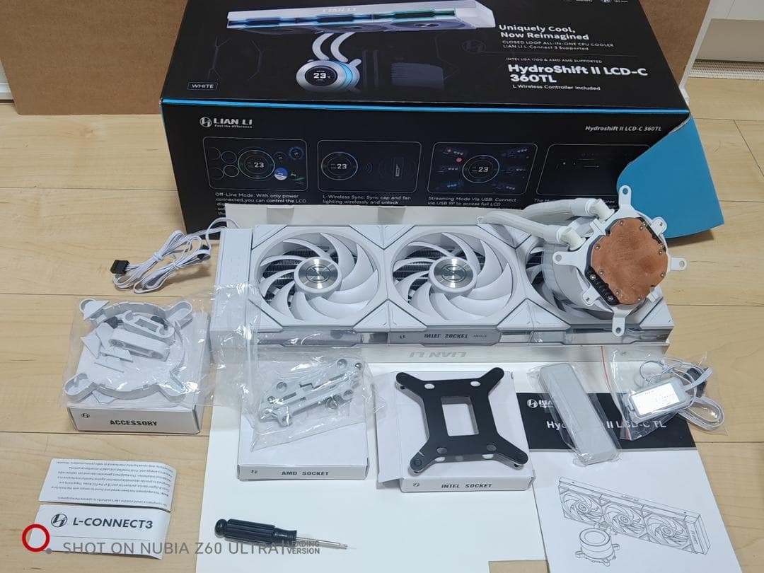 LIANLI 簡易水冷 HydroShift II LCD-C White 訳有