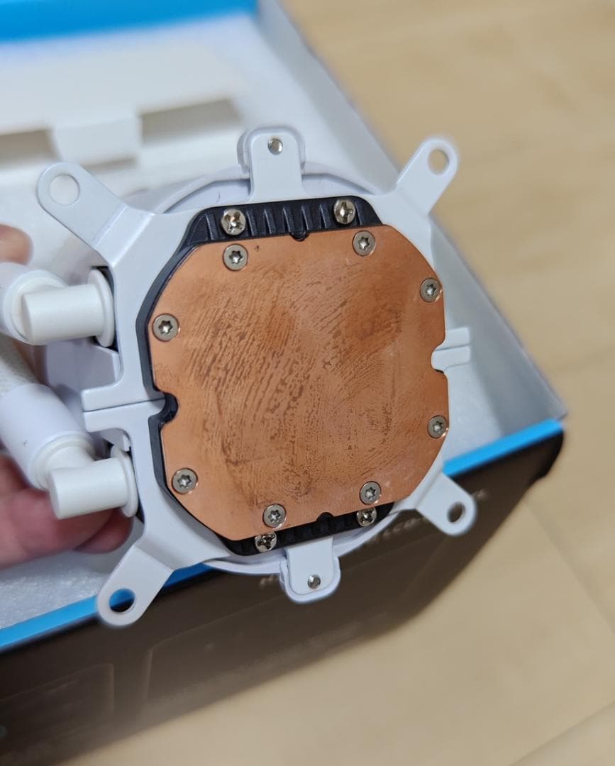 LIANLI 簡易水冷 HydroShift II LCD-C White 訳有