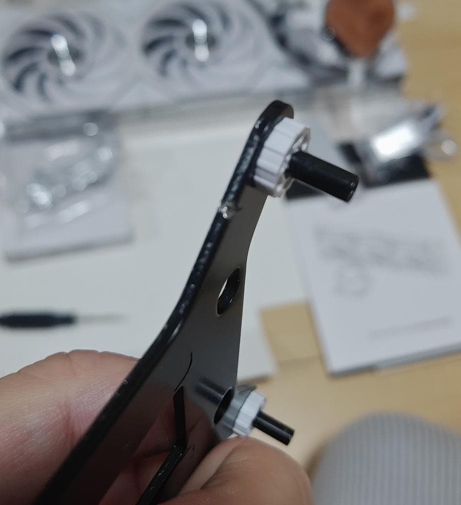 LIANLI 簡易水冷 HydroShift II LCD-C White 訳有