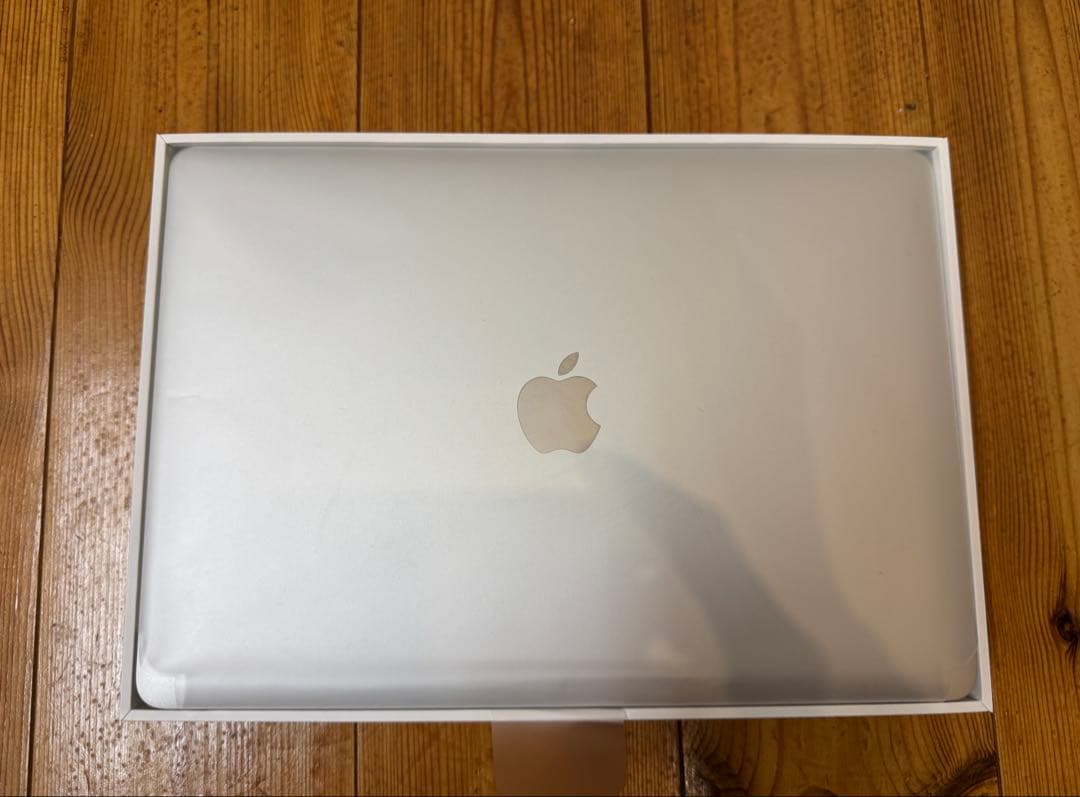 L*n様 歳末特価 MacBook Air M1 (2020) シルバー【箱・付