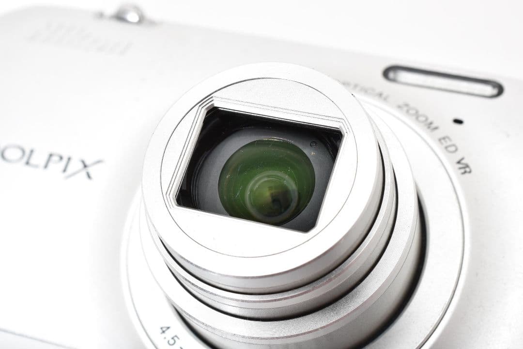 Nikon coolpix S6300 シルバー