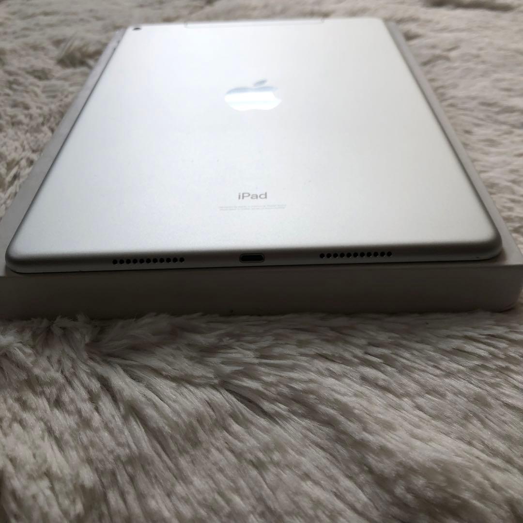 【完動品】iPad Air3 256GB SIMフリー 【すぐ発送】