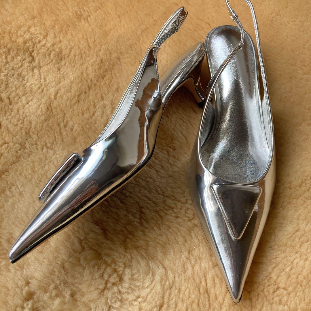 新品 TONY BIANCO トニービアンコ シルバー パンプス 22.5~23