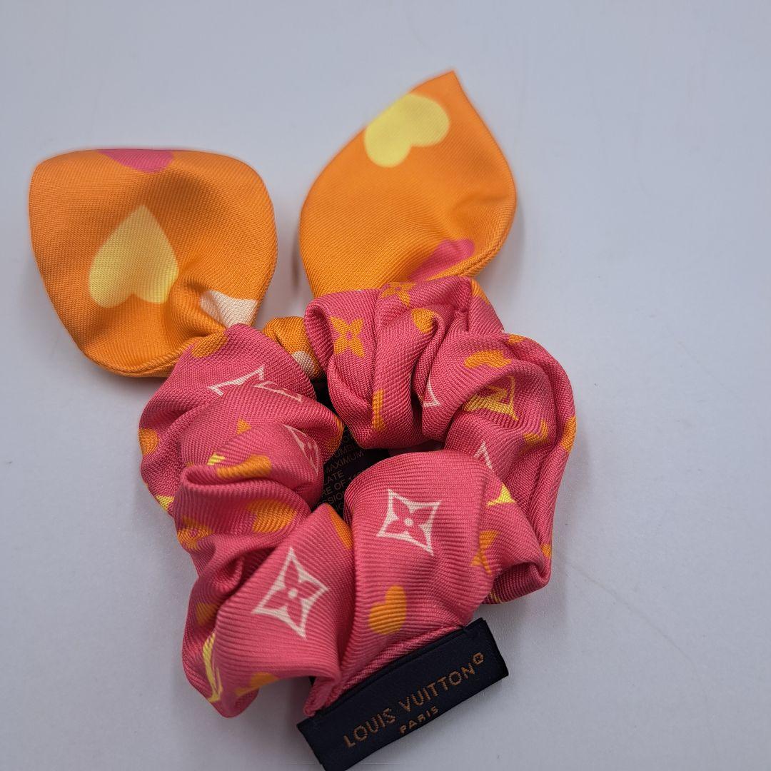 Louis Vuitton ルイヴィトンハート柄リボンシュシュM79104
